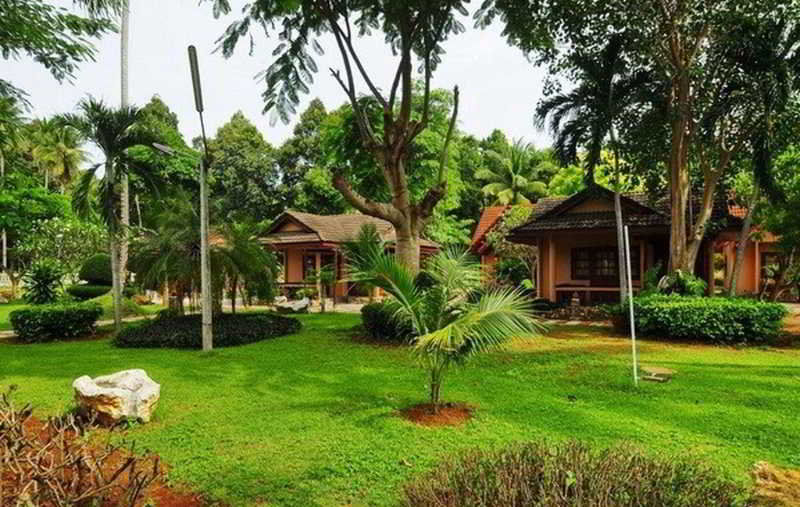 Alongkot Beach Resort Khanom Luaran gambar