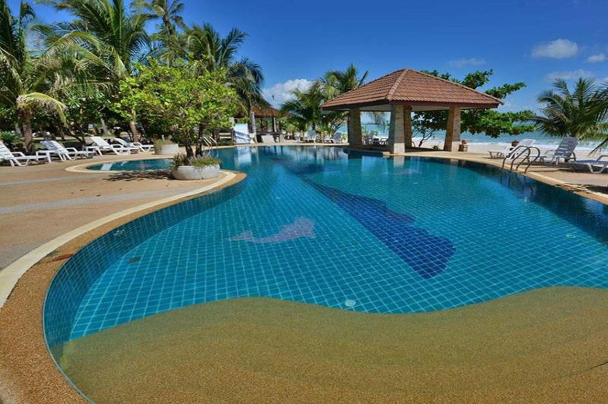 Alongkot Beach Resort Khanom Luaran gambar