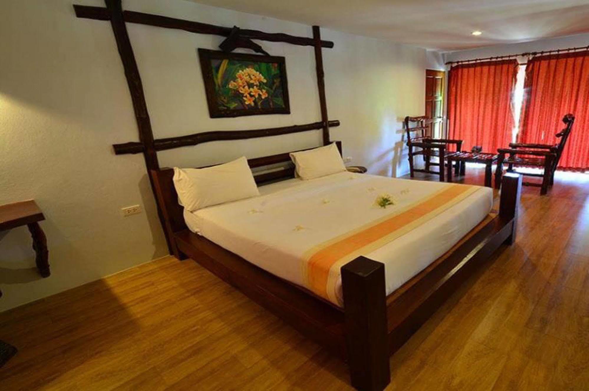 Alongkot Beach Resort Khanom Luaran gambar